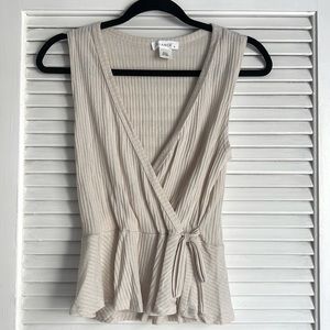 Wrap around cream top